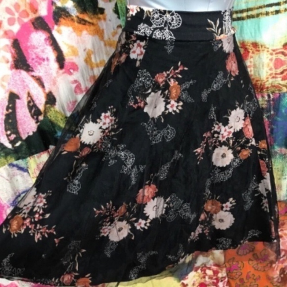 Torrid Floral Layered Tulle Skirt Size 00 - Picture 2 of 8